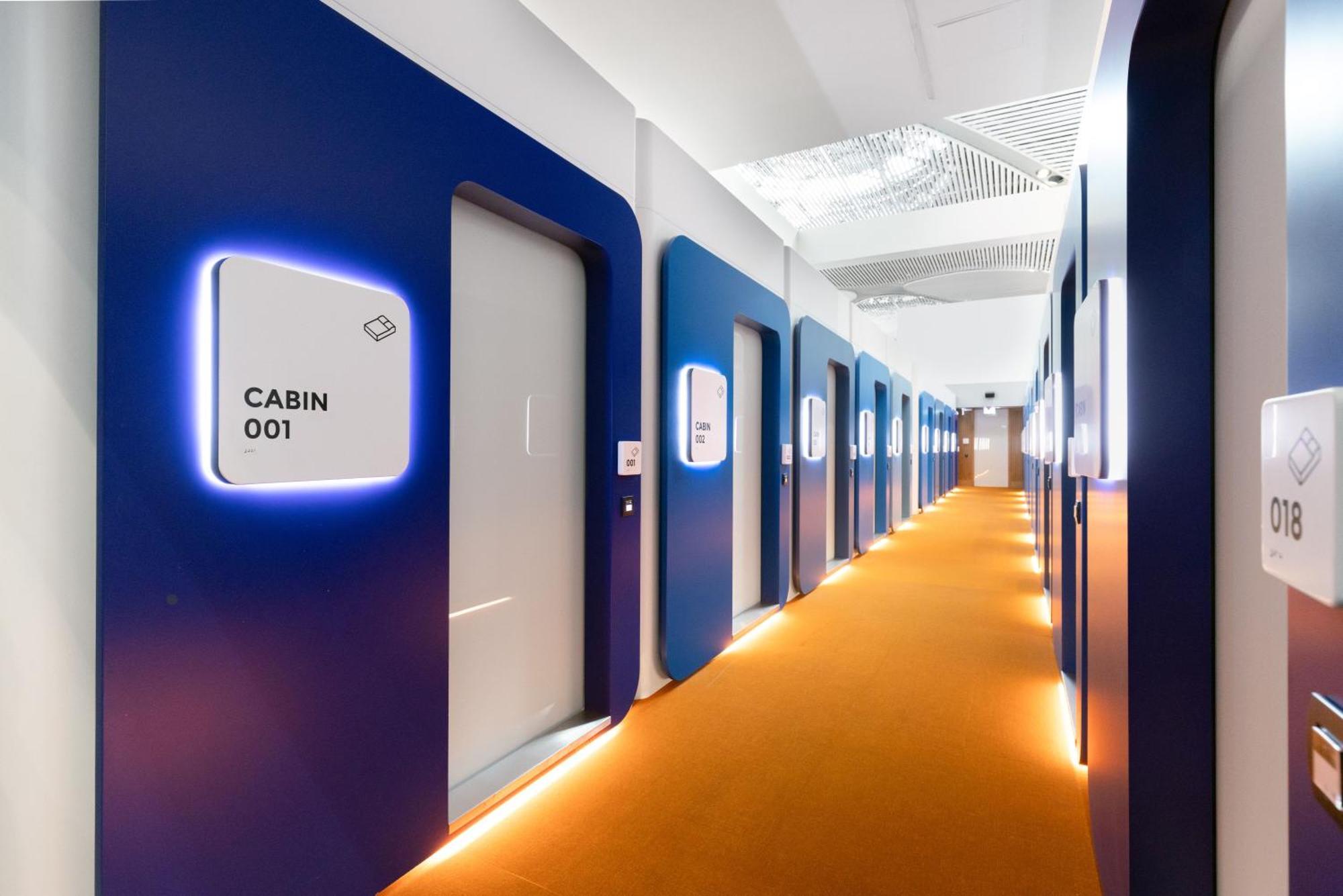 Yotelair Istanbul Airport, Duty Free - International Transit Area — Fotos 1